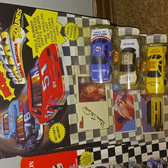 Lot of 9 Diecast 1/64 scale Nascar Legends - Picture 4 of 7